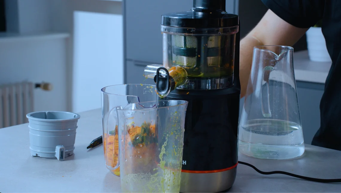Einzelteile des Slow Juicers