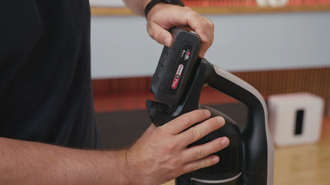 Der 18-Volt-Akku stammt aus dem Bosch-System für Werkzeug und Garten.