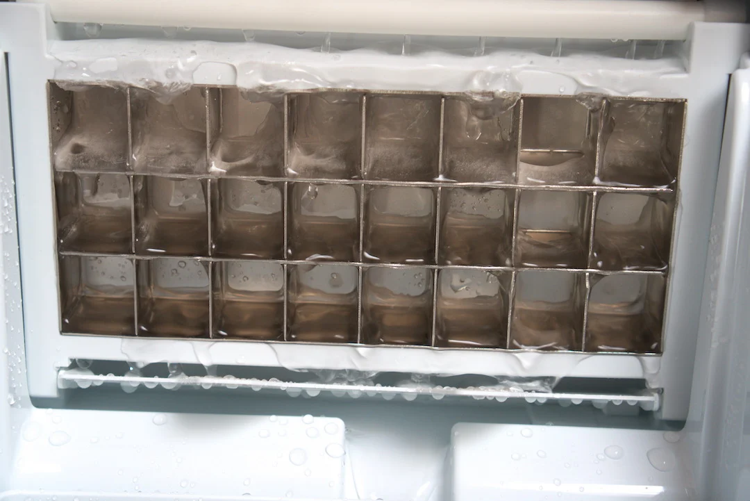 Dauert etwas länger: Die Produktion der am Ende aber hochwertigen Eiswürfel.