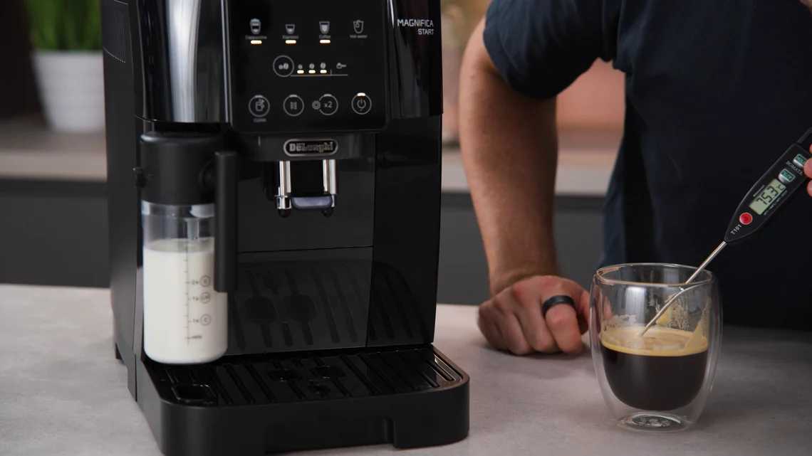 Der Café Crema ist ordentlich heiß und kann auch geschmacklich überzeugen.