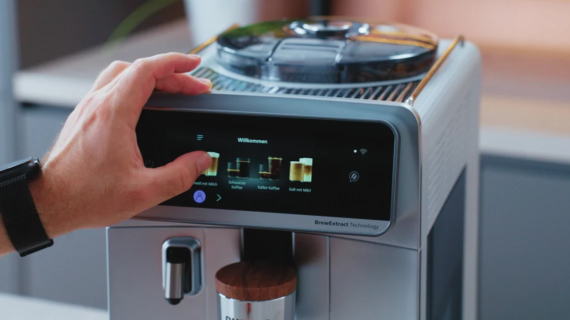 Der 4,3-Zoll-Touchscreen ist übersichtlich und reagiert flott.