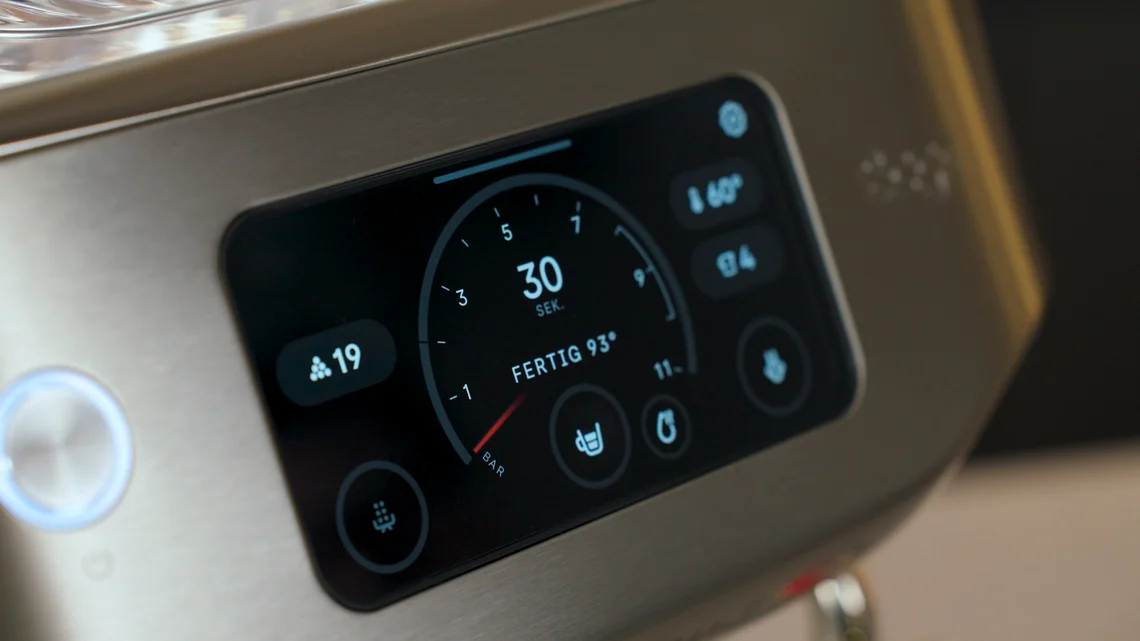 Im dunklen Advanced Mode haben Profis die volle Kontrolle.